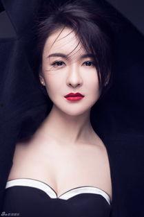 郑亦桐 照片,光影交织下的魅力瞬间